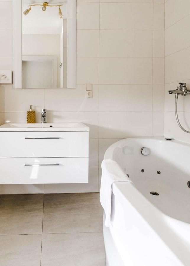 Hotel Court Wellness&Spa Kędzierzyn-Koźle Buitenkant foto