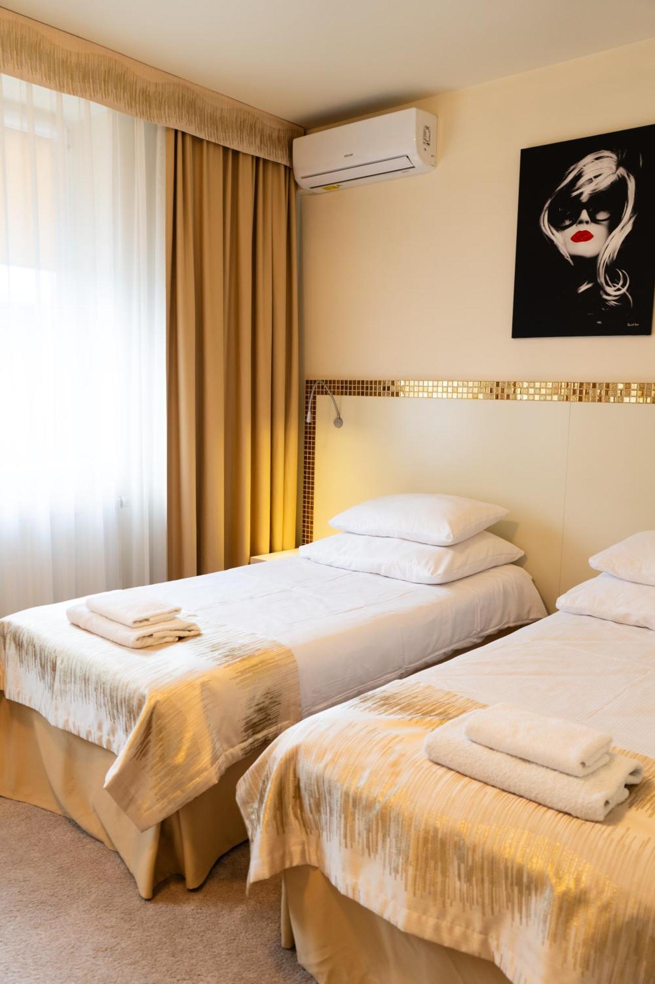 Hotel Court Wellness&Spa Kędzierzyn-Koźle Buitenkant foto