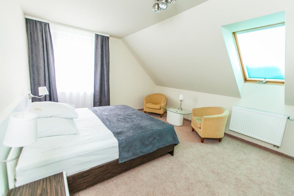 Hotel Court Wellness&Spa Kędzierzyn-Koźle Buitenkant foto